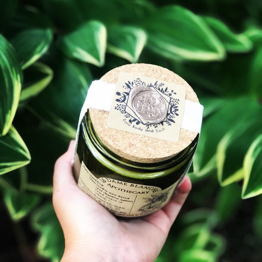 12 oz La Dame Blanche Apothecary: Rosehips Candle